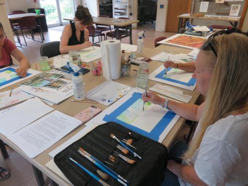 Art class in the Nature & Art center classroom